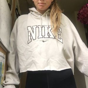 Cropped vintage Nike sweatshirt
